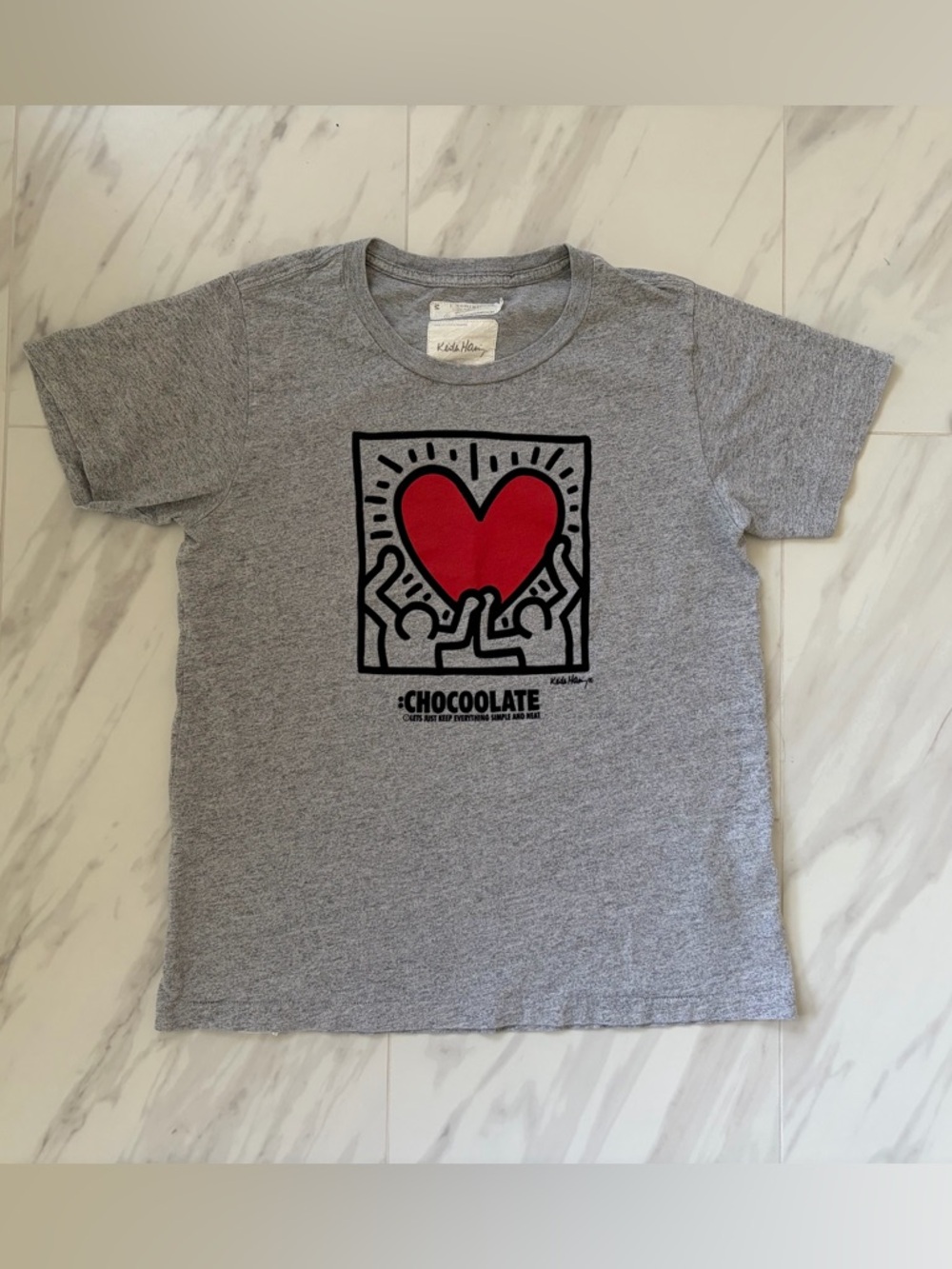 Rare :CHOCOOLATE x Keith Haring 2014 Collection Grey Heart Graphic T-Shirt Sz M